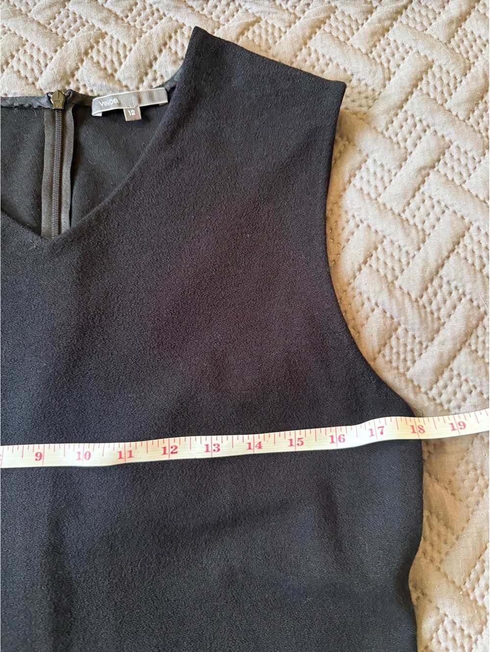 Vince Black Stretch Knit Sheath Dress Sleeveless V-Neck Size 12 Made in USA - Picture 5 of 7